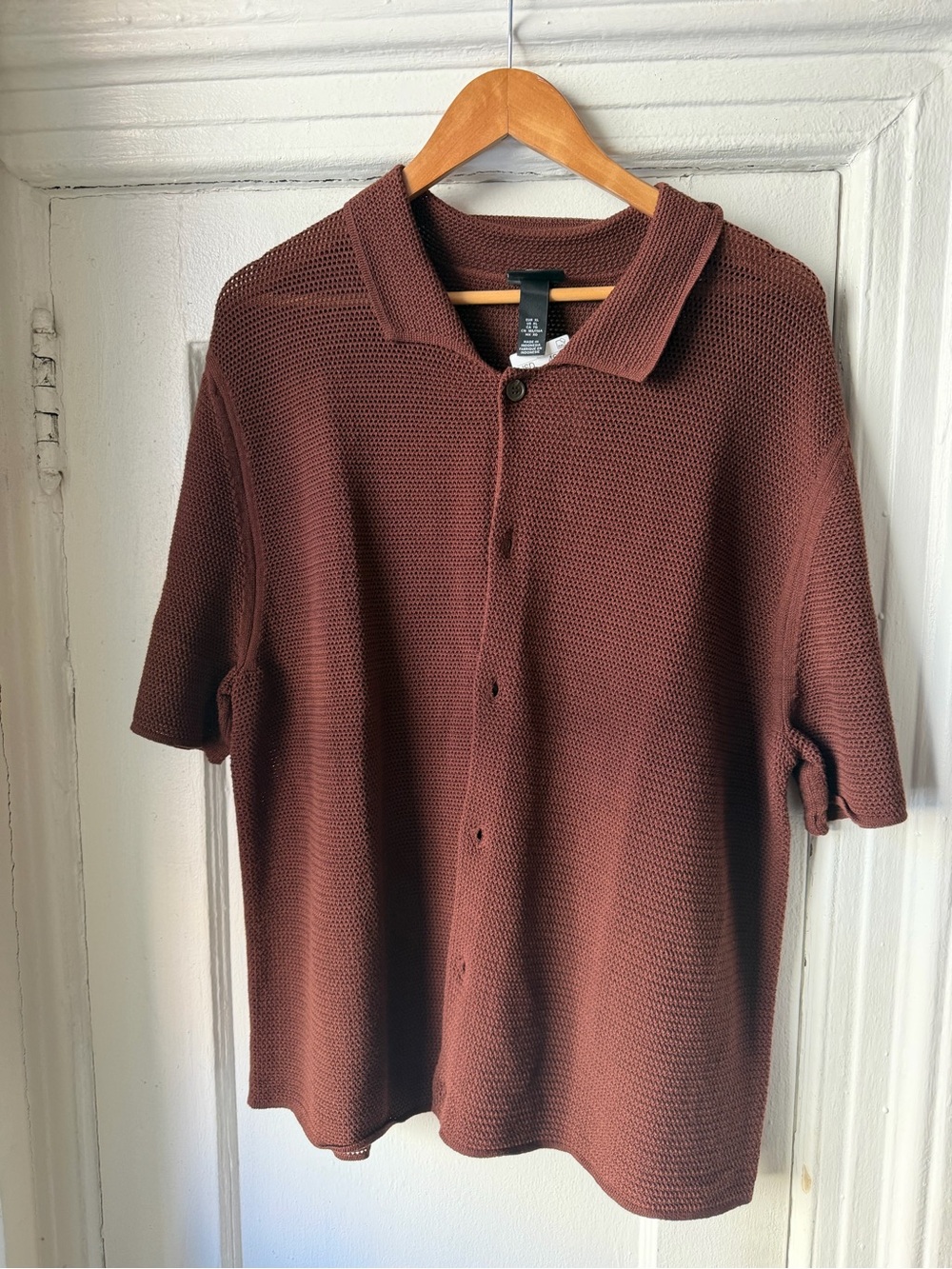 H&M Men's Textured Chocolate Brown Polo